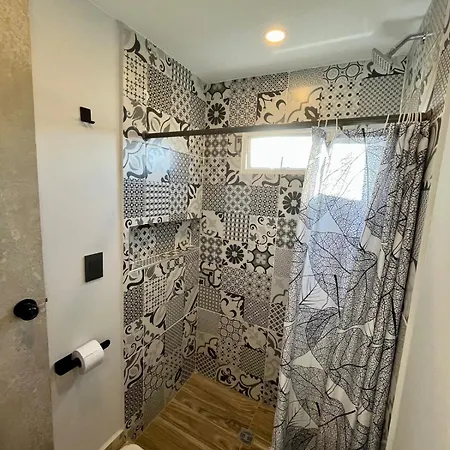 Charming Near Old Town Apartment *